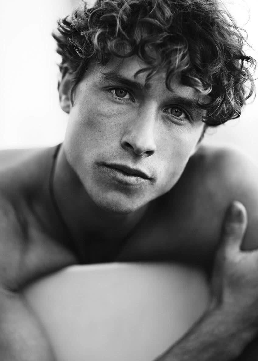SEBASTIAN SIMONS